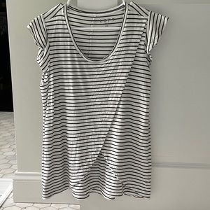 LOFT maternity/nursing top